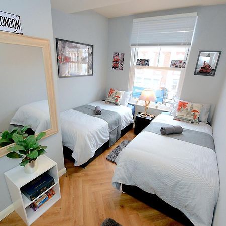 2 Bedroom Flat In Wood Green Piccadilly Line London Eksteriør billede