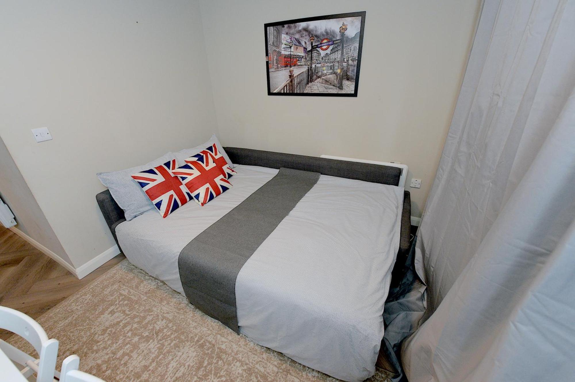 2 Bedroom Flat In Wood Green Piccadilly Line London Eksteriør billede