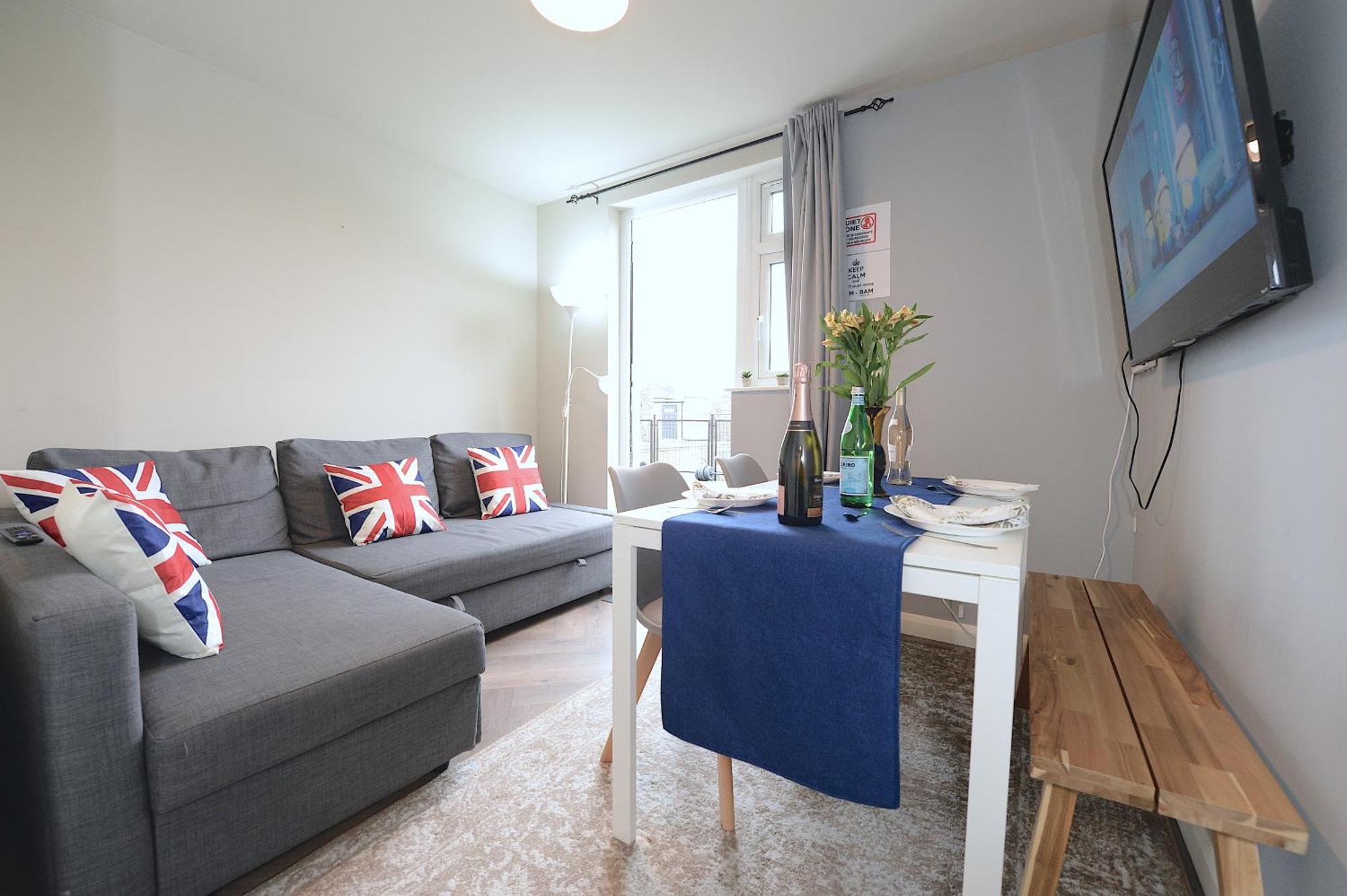 2 Bedroom Flat In Wood Green Piccadilly Line London Eksteriør billede