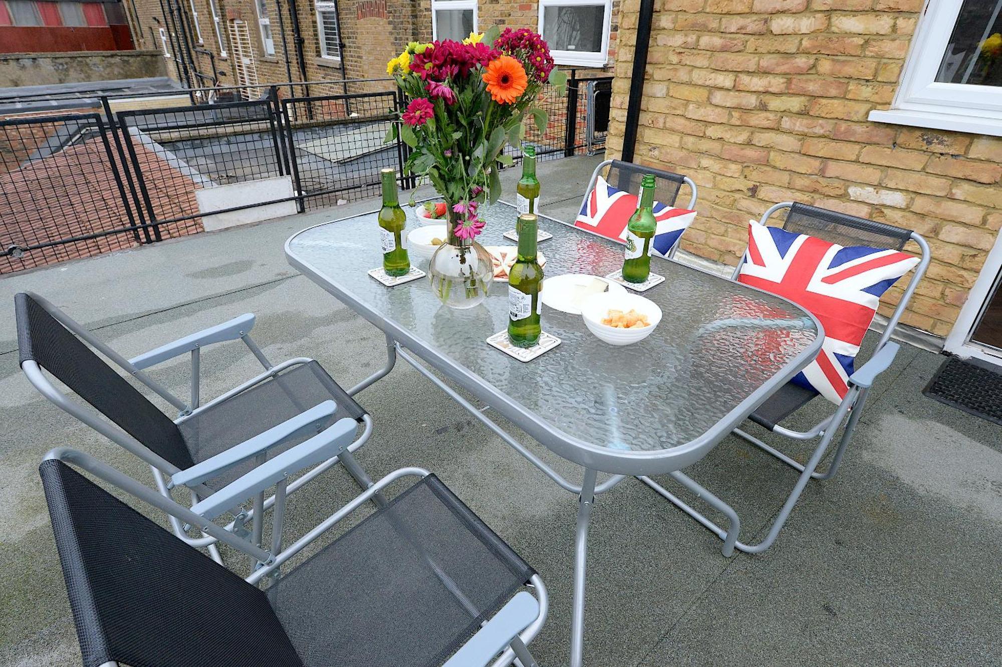 2 Bedroom Flat In Wood Green Piccadilly Line London Eksteriør billede