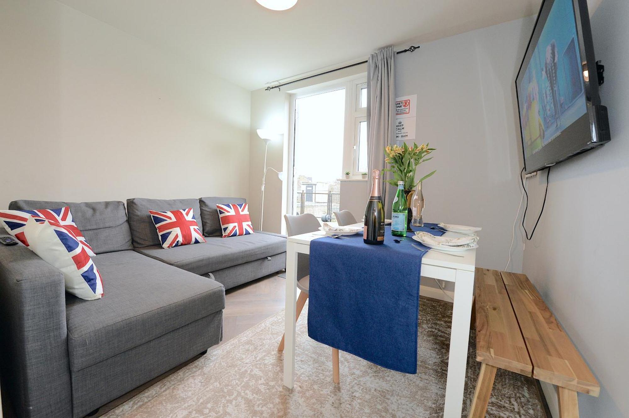 2 Bedroom Flat In Wood Green Piccadilly Line London Eksteriør billede